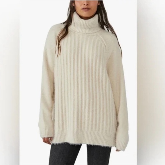 Free People Sweaters - Free People Women’s Big City Turtleneck Sand Combo Sweater Size Medium